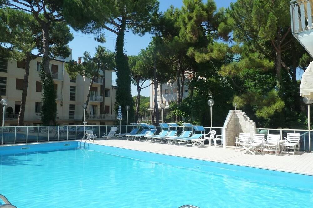 Hotel Astra Milano Marittima Eksteriør bilde